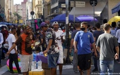 Maioria dos brasileiros relativizou democracia durante a pandemia – DW