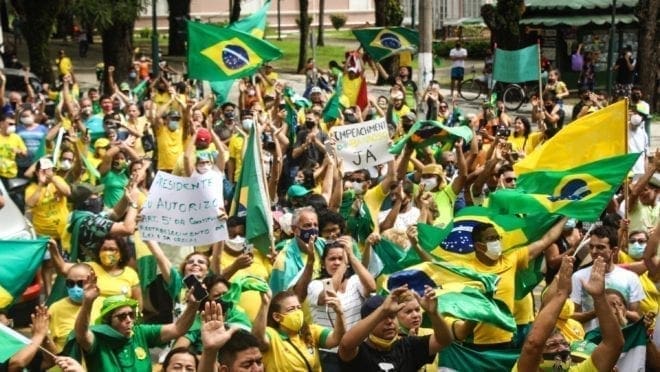 80% dos brasileiros confiam na democracia, mas cenário de crise ameaça estabilidade – Gazeta do Povo